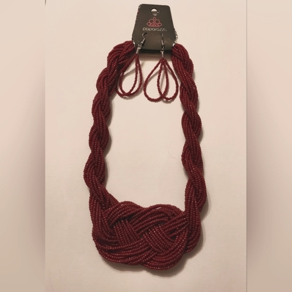 NWT Paparazzi necklace & earrings